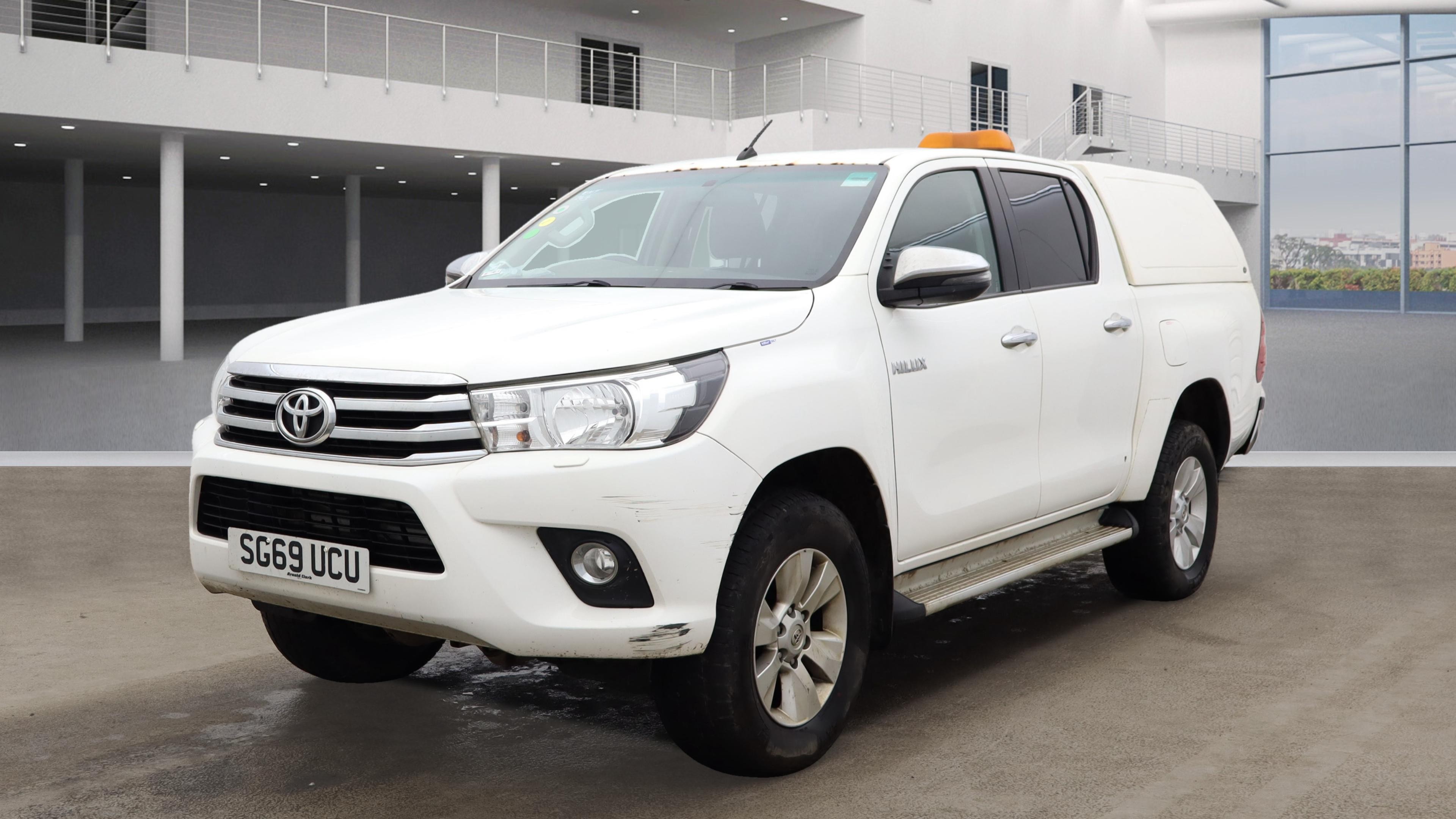 TOYOTA Hilux